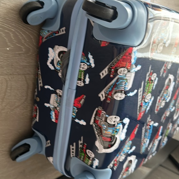 Thomas the Train hard sided luggage - Picture 8 of 8